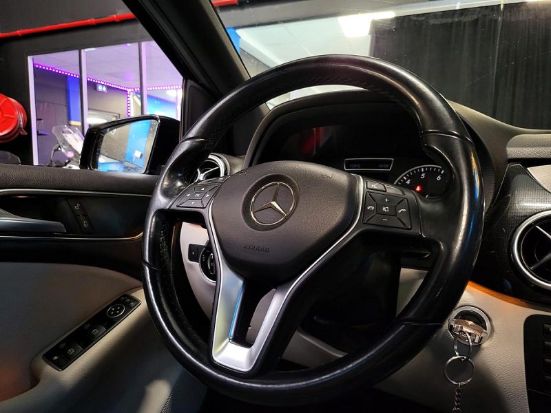 MERCEDES CLASSE B 180i 7G-TRONIC DESIGN / TOIT OUVRANT / SUIVI COMPLET MERCEDES