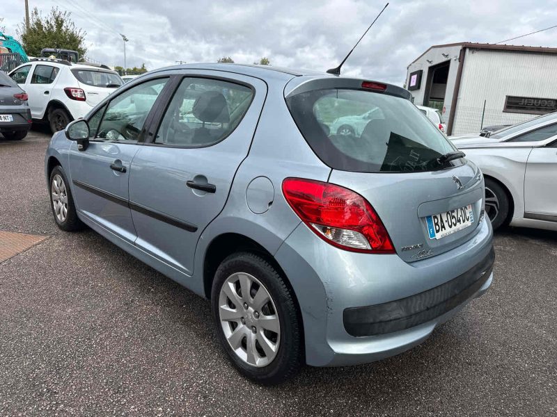 PEUGEOT 207 2010