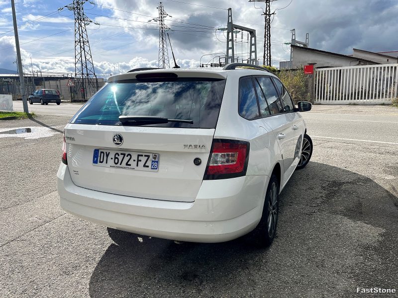 SKODA FABIA 2015