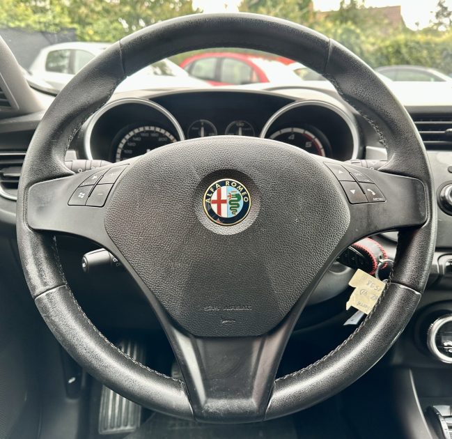 ALFA ROMEO GIULIETTA 1.6L JTDM 105CV *SUPER* / REVISEE_GARANTIE