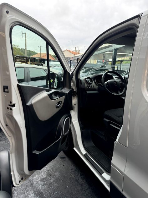 RENAULT TRAFIC 2018