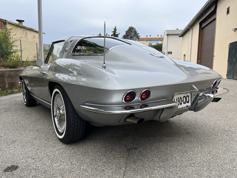 CHEVROLET  C2 STINGRAY  Split Window - 1963