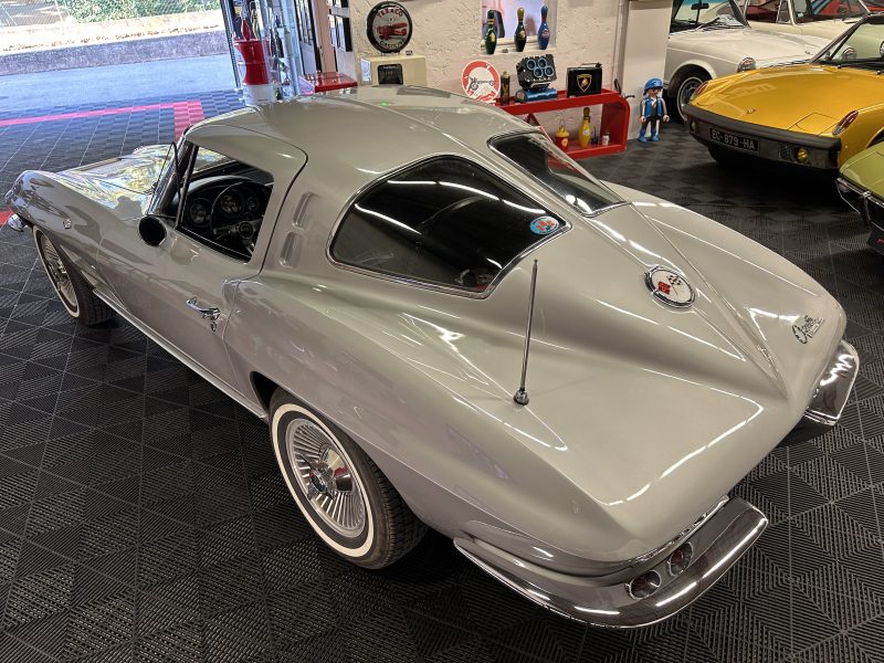 CHEVROLET  C2 STINGRAY  Split Window - 1963