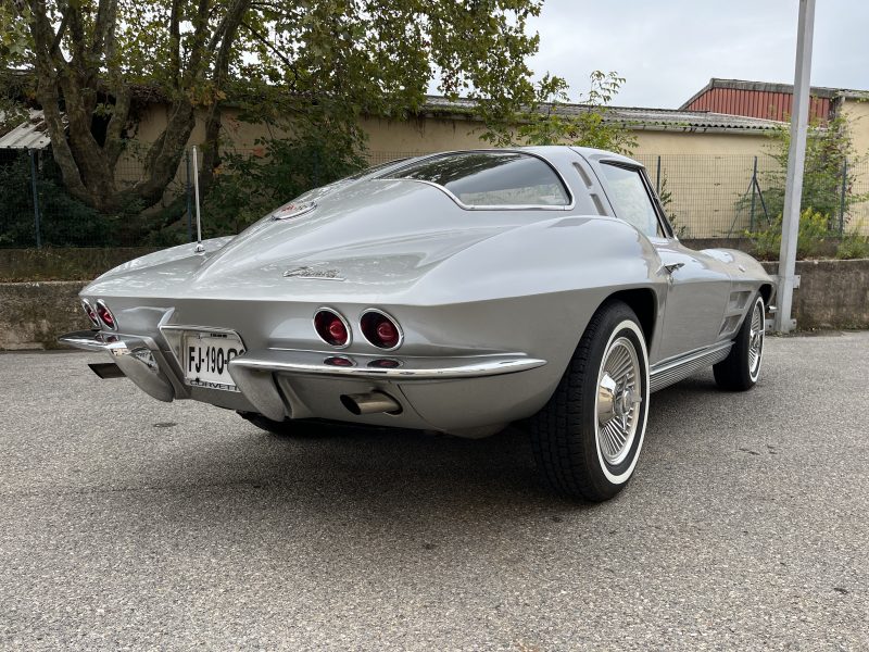 CHEVROLET  C2 STINGRAY  Split Window - 1963