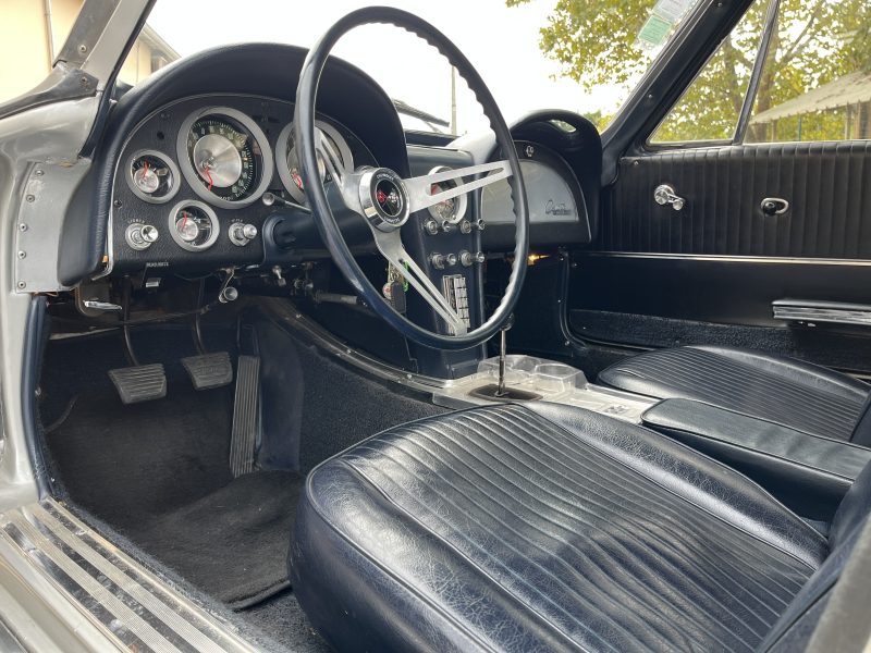 CHEVROLET  C2 STINGRAY  Split Window - 1963