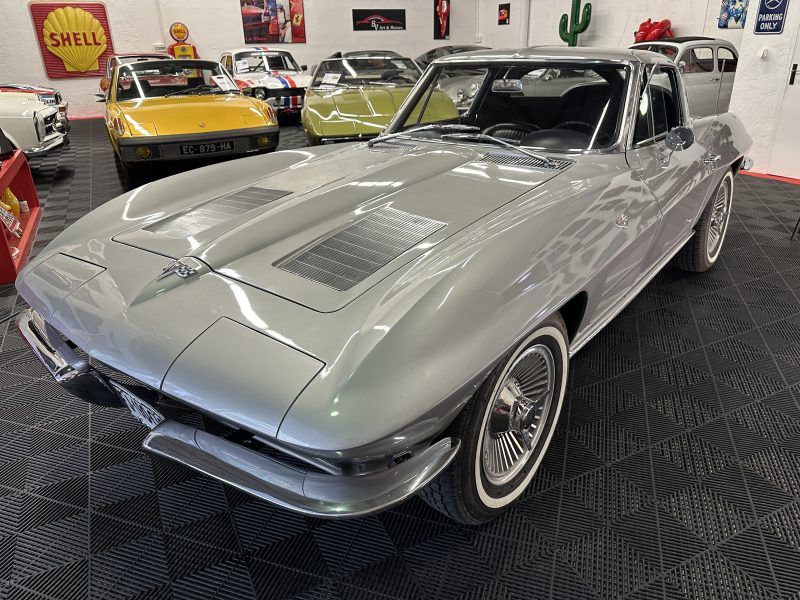 CHEVROLET  C2 STINGRAY  Split Window - 1963