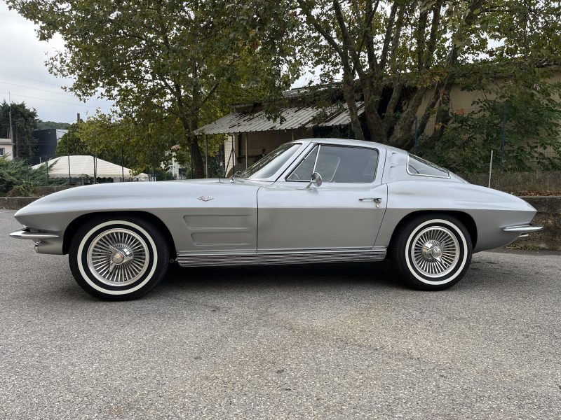 CHEVROLET  C2 STINGRAY  Split Window - 1963