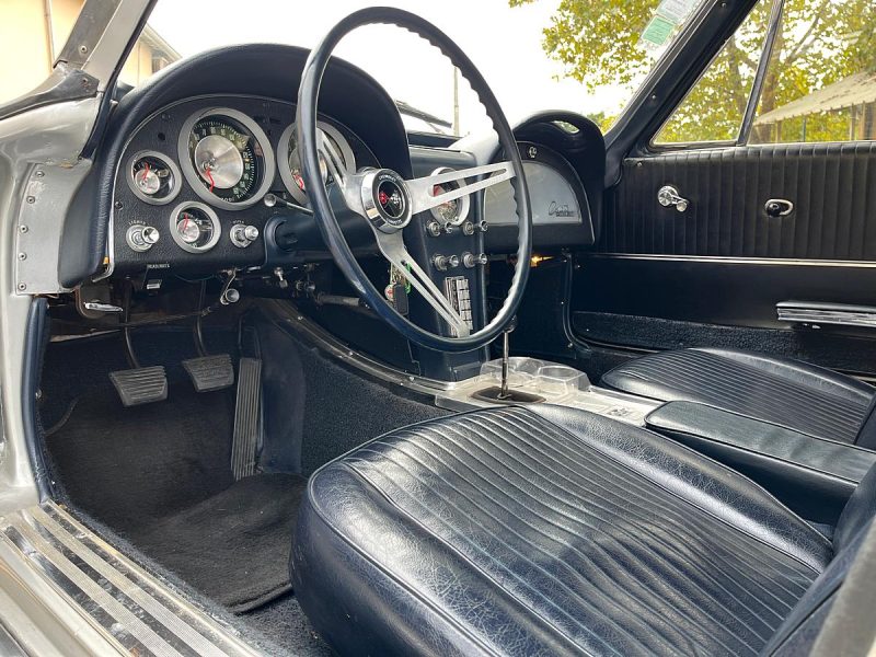 CHEVROLET  C2 STINGRAY  Split Window - 1963