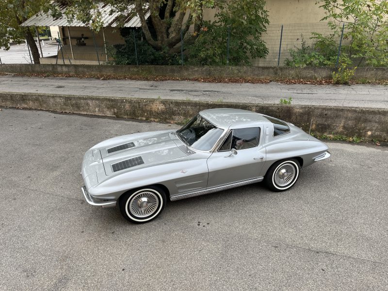 CHEVROLET  C2 STINGRAY  Split Window - 1963