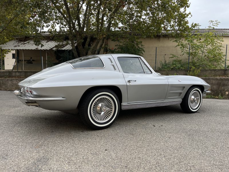 CHEVROLET  C2 STINGRAY  Split Window - 1963