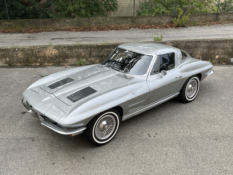 CHEVROLET  C2 STINGRAY  Split Window - 1963