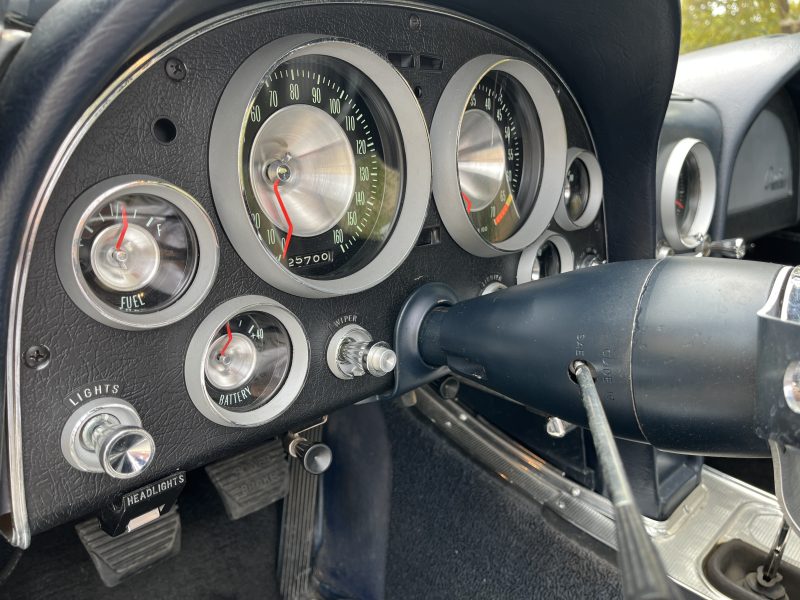 CHEVROLET  C2 STINGRAY  Split Window - 1963