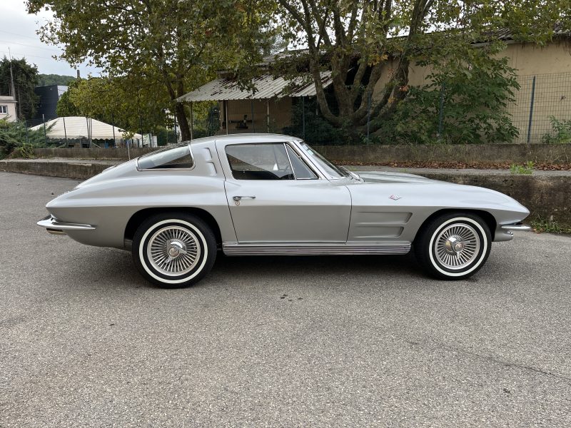 CHEVROLET  C2 STINGRAY  Split Window - 1963