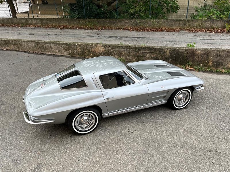 CHEVROLET  C2 STINGRAY  Split Window - 1963