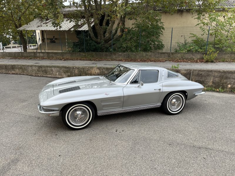 CHEVROLET  C2 STINGRAY  Split Window - 1963