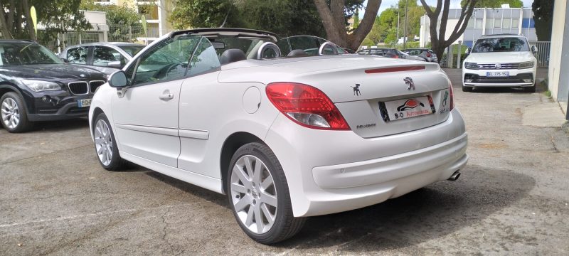 Peugeot 207CC Phase 2 1.6 HDi 110 cv Féline, *Cabriolet*, *Sièges chauffants*, *Clim auto*