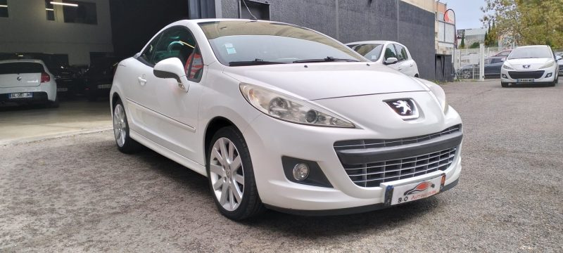 Peugeot 207CC Phase 2 1.6 HDi 110 cv Féline, *Cabriolet*, *Sièges chauffants*, *Clim auto*