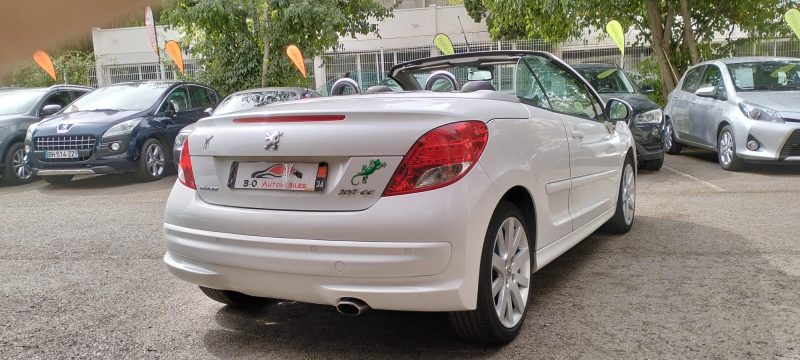 Peugeot 207CC Phase 2 1.6 HDi 110 cv Féline, *Cabriolet*, *Sièges chauffants*, *Clim auto*