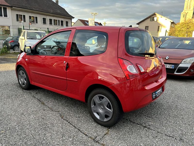 RENAULT TWINGO II 1.2i 75CV