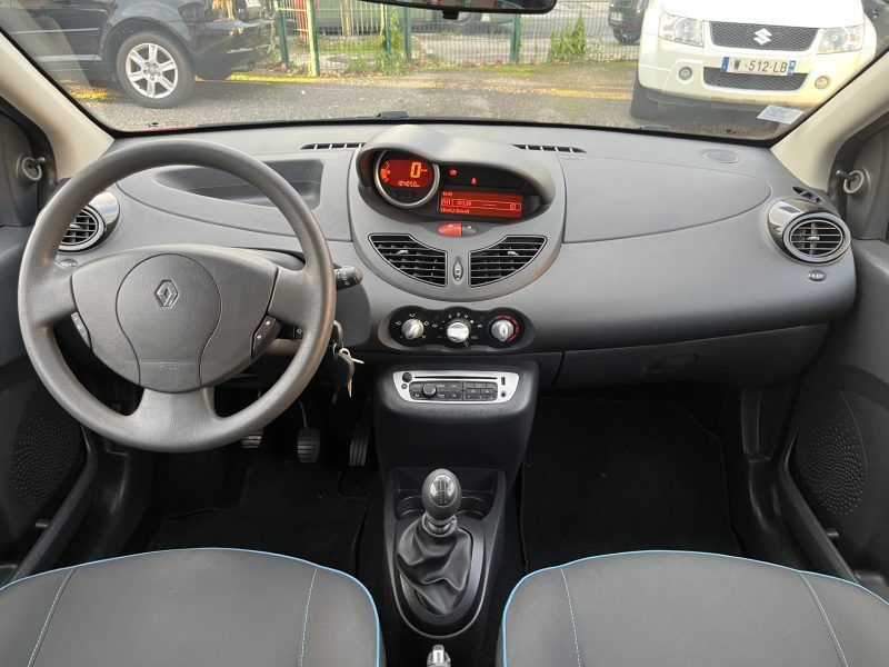 RENAULT TWINGO II 1.2i 75CV