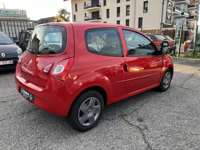 RENAULT TWINGO II 1.2i 75CV