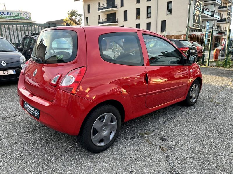 RENAULT TWINGO II 1.2i 75CV