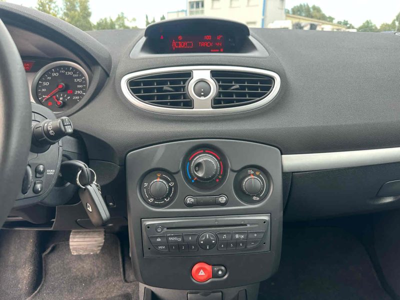 RENAULT CLIO III 1.2 LEV 75 AUTOMATIQUE