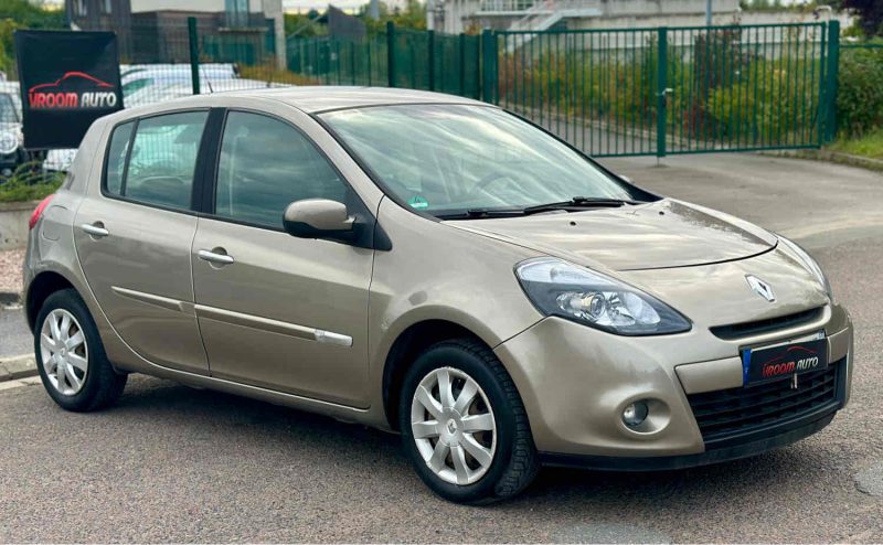 RENAULT CLIO III 1.2 LEV 75 AUTOMATIQUE