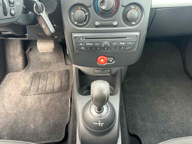 RENAULT CLIO III 1.2 LEV 75 AUTOMATIQUE