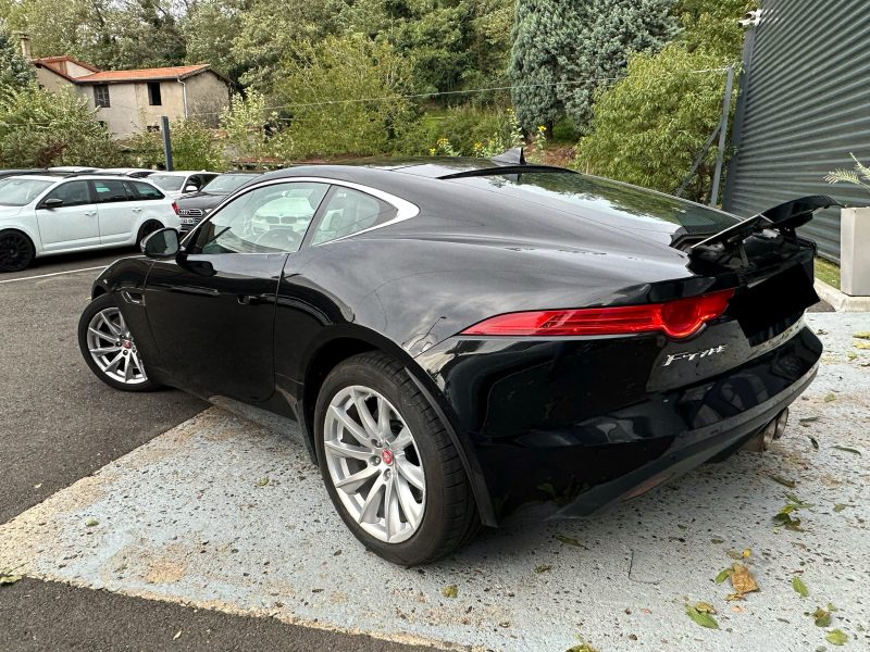 JAGUAR F-Type COUPE 3.0 V6 340 R-Dynamic*1°Main*PANO*CAMERA*MERIDIAN*