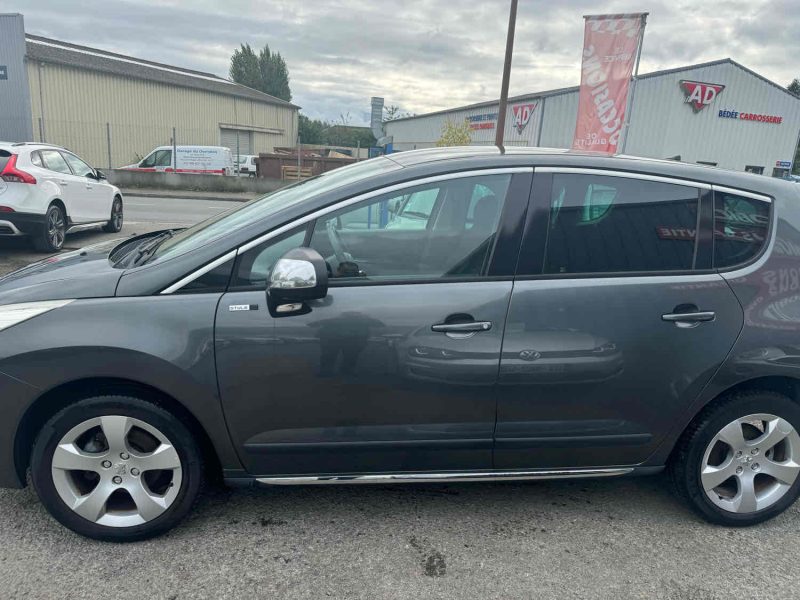 PEUGEOT 3008 1.6 HDi 115Cv ALLURE