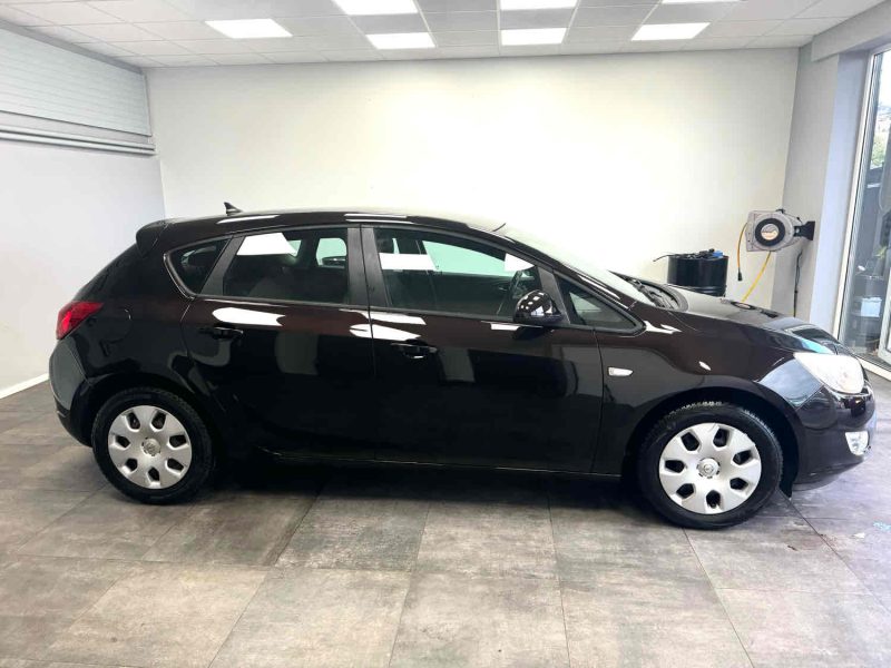 OPEL ASTRA J 2012