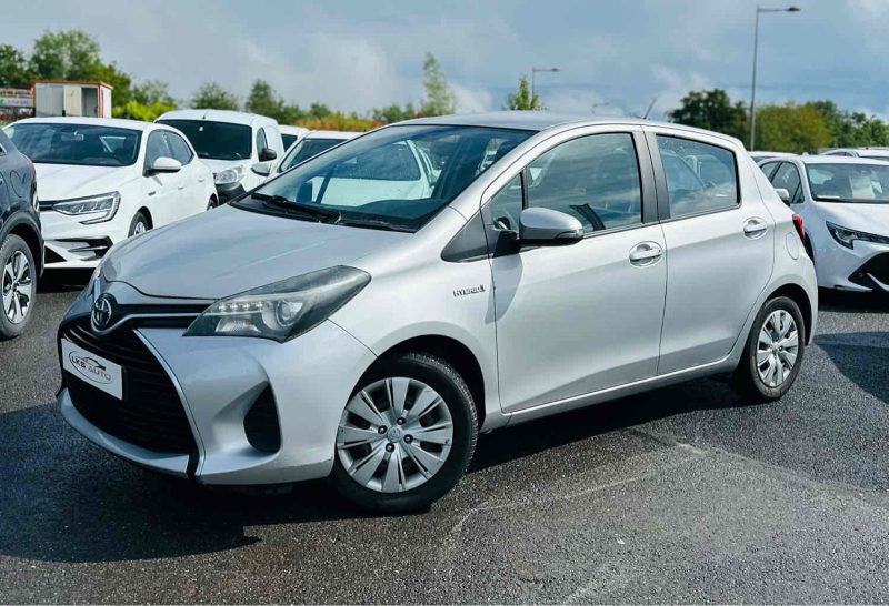 TOYOTA YARIS 1.5 HYBRID LIFE 100H