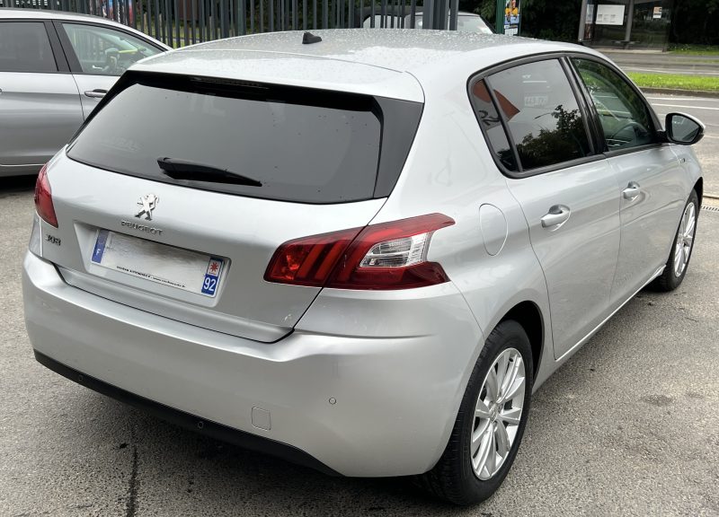 PEUGEOT 308 II STYLE 1.2 110 Cv 1ERE MAIN 27 700 Kms ECRAN TACTILE CAMERA CRIT AIR 1 - GARANTIE 1 AN