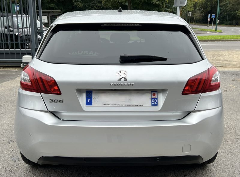 PEUGEOT 308 II STYLE 1.2 110 Cv 1ERE MAIN 27 700 Kms ECRAN TACTILE CAMERA CRIT AIR 1 - GARANTIE 1 AN