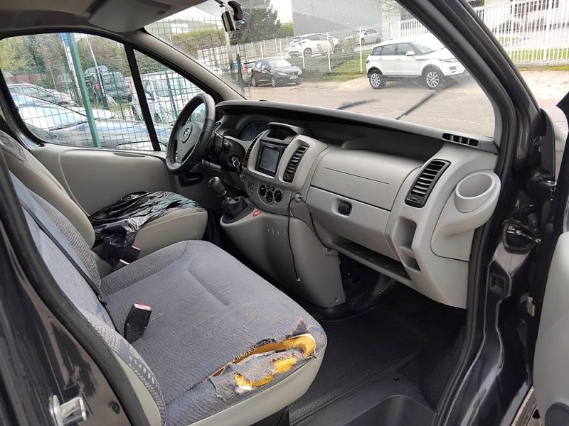 OPEL VIVARO 2004