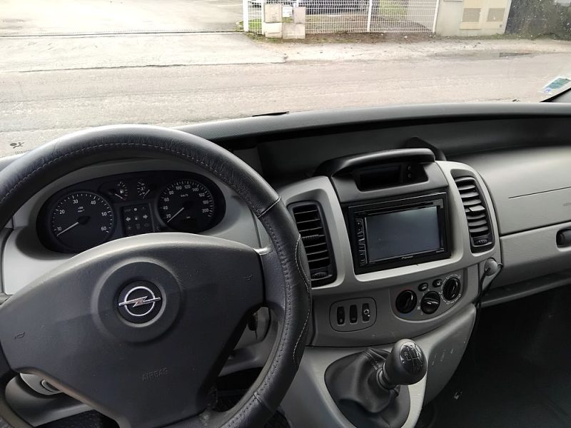 OPEL VIVARO 2004