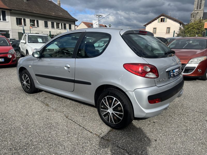 PEUGEOT  206 + 1.4i 75CV