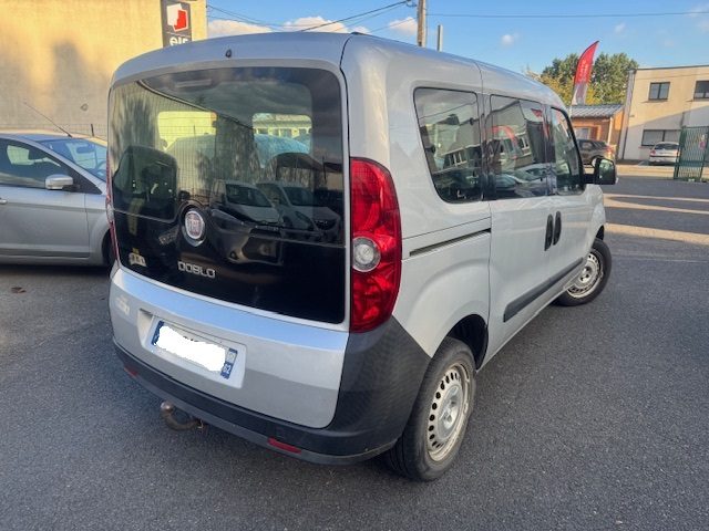 FIAT  DOBLO 2010