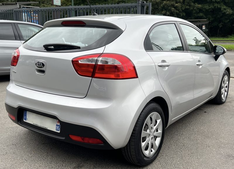 KIA RIO III 1.2 86 Cv 5 PORTES ESSENCE BLUETOOTH REGULATEUR CRIT AIR 1 78 400 Kms - GARANTIE 1 AN