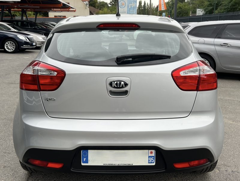 KIA RIO III 1.2 86 Cv 5 PORTES ESSENCE BLUETOOTH REGULATEUR CRIT AIR 1 78 400 Kms - GARANTIE 1 AN