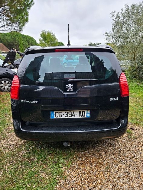 PEUGEOT 5008 2012