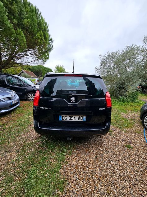 PEUGEOT 5008 2012