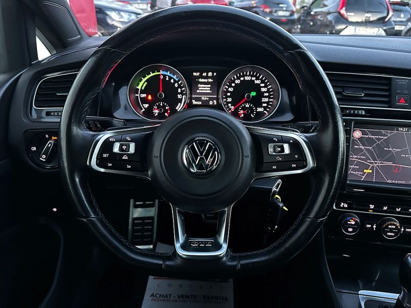 VOLKSWAGEN GOLF VII 2015