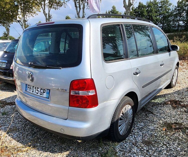 VOLKSWAGEN TOURAN 2004