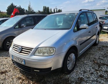 VOLKSWAGEN TOURAN 2004