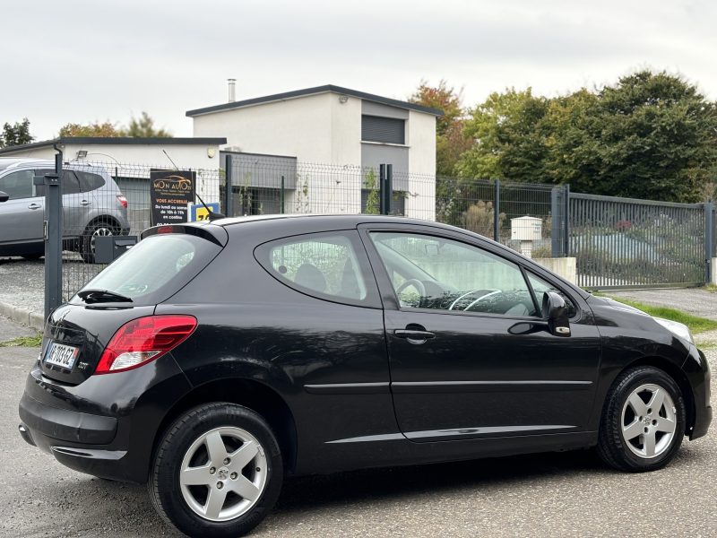 PEUGEOT 207 2010