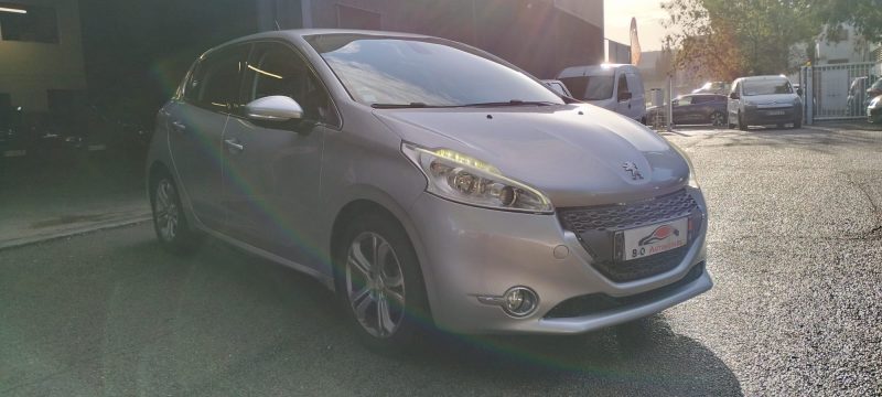 Peugeot 208 1.2l Vti 82 cv Allure, *Clim auto*, *Radar*, *Distribution faite*