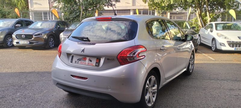 Peugeot 208 1.2l Vti 82 cv Allure, *Clim auto*, *Radar*, *Distribution faite*