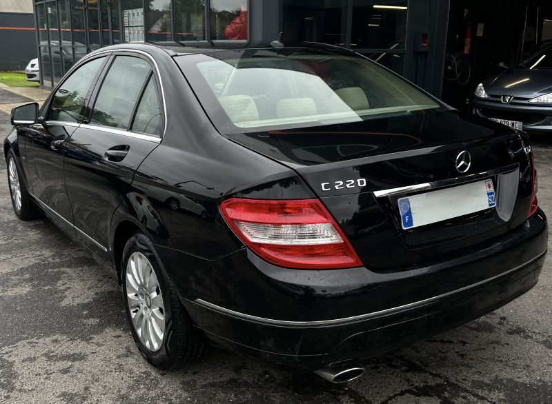 MERCEDES CLASSE C III ELEGANCE 220 CDI 2.2 170 BOITE AUTO 1ERE MAIN CUIR GPS 88 700 km Garantie 1 an